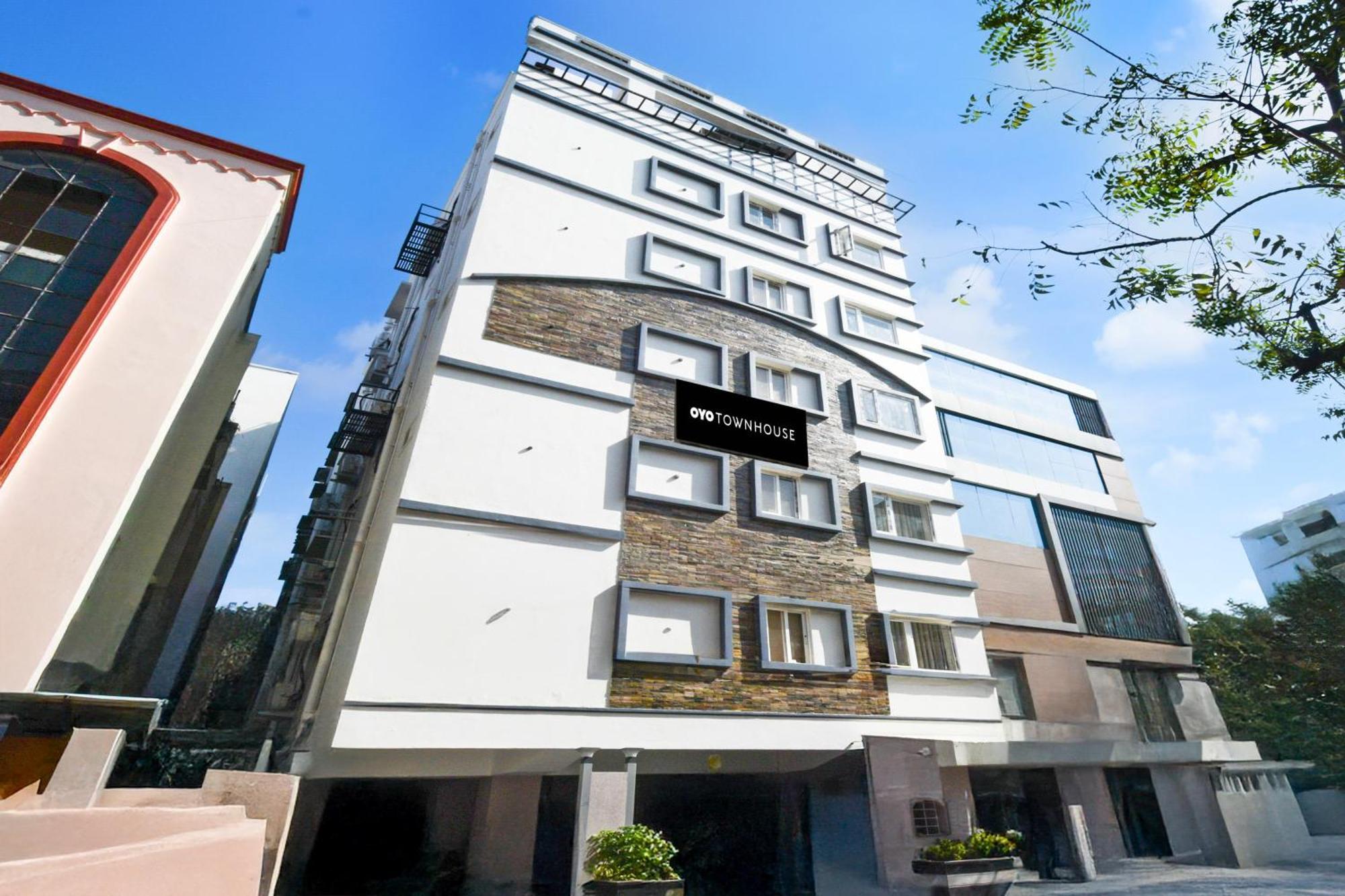 Townhouse Aarav Business Hotel Haiderabad Buitenkant foto