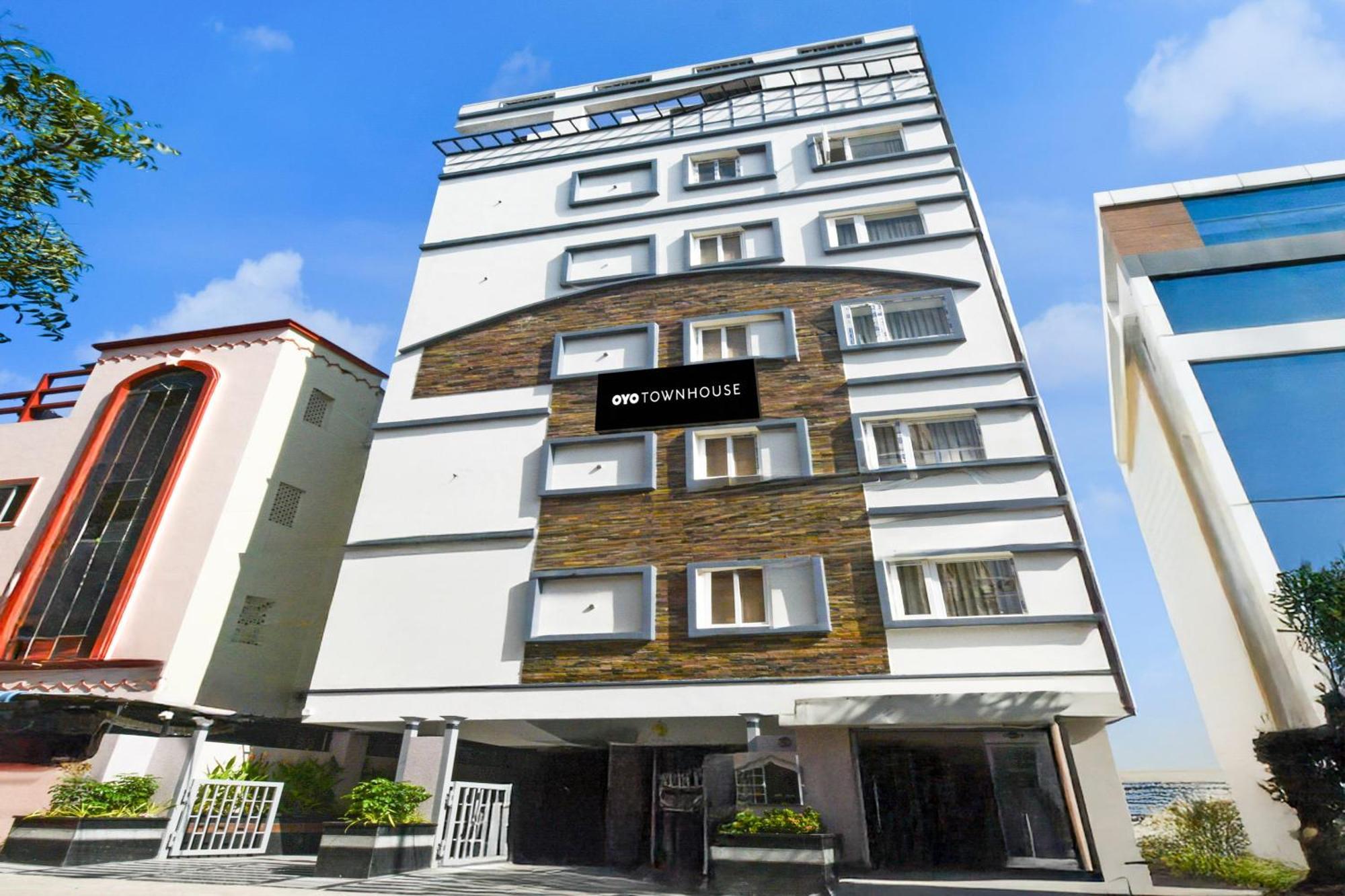 Townhouse Aarav Business Hotel Haiderabad Buitenkant foto