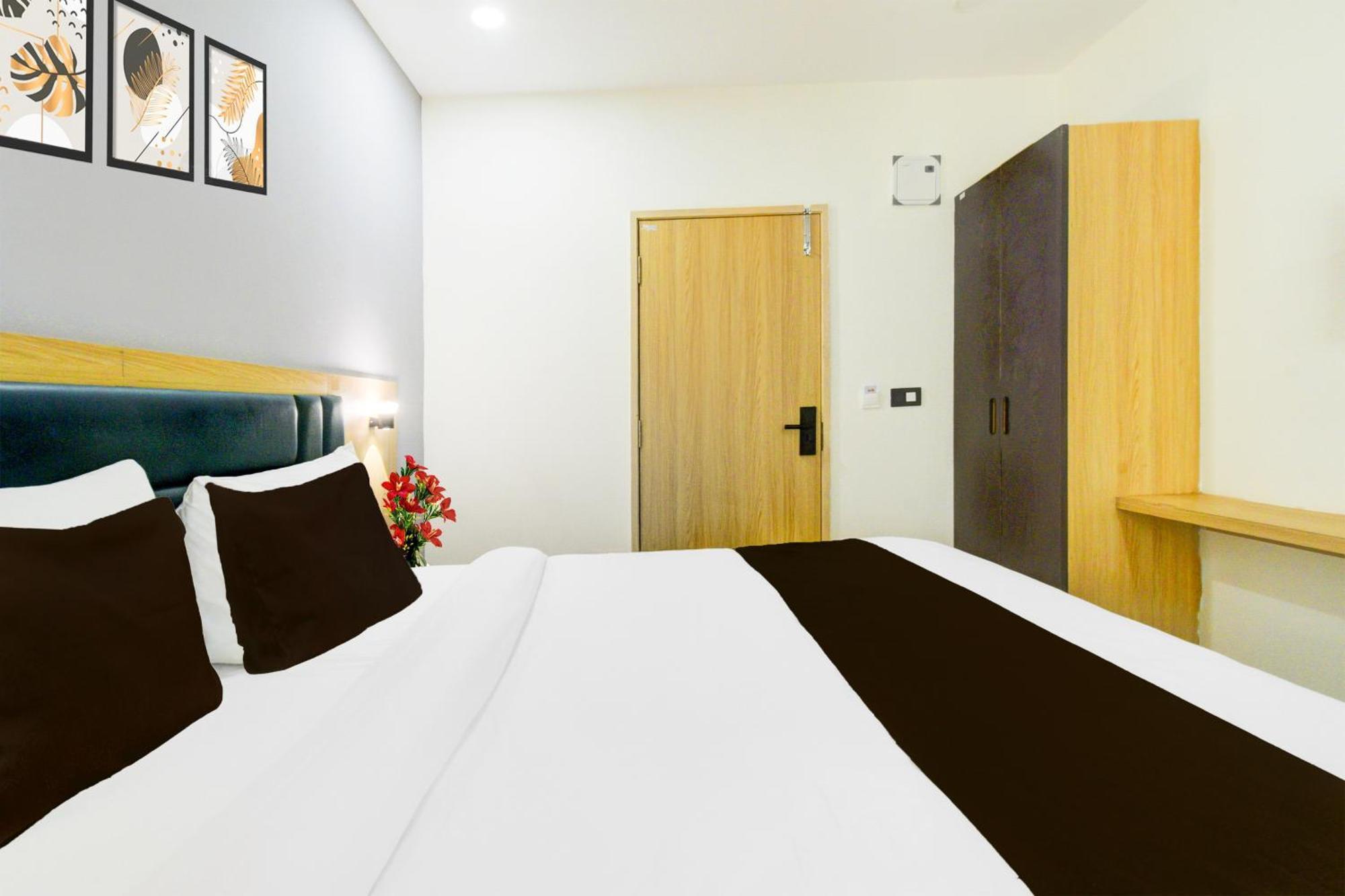 Townhouse Aarav Business Hotel Haiderabad Buitenkant foto